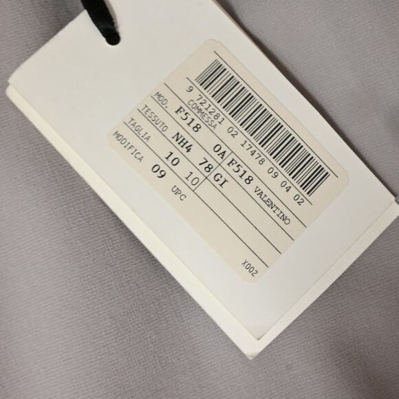 Valentino Boutique | Light Gray Wool-Blend Blazer Size: 10 - Picture 9 of 11